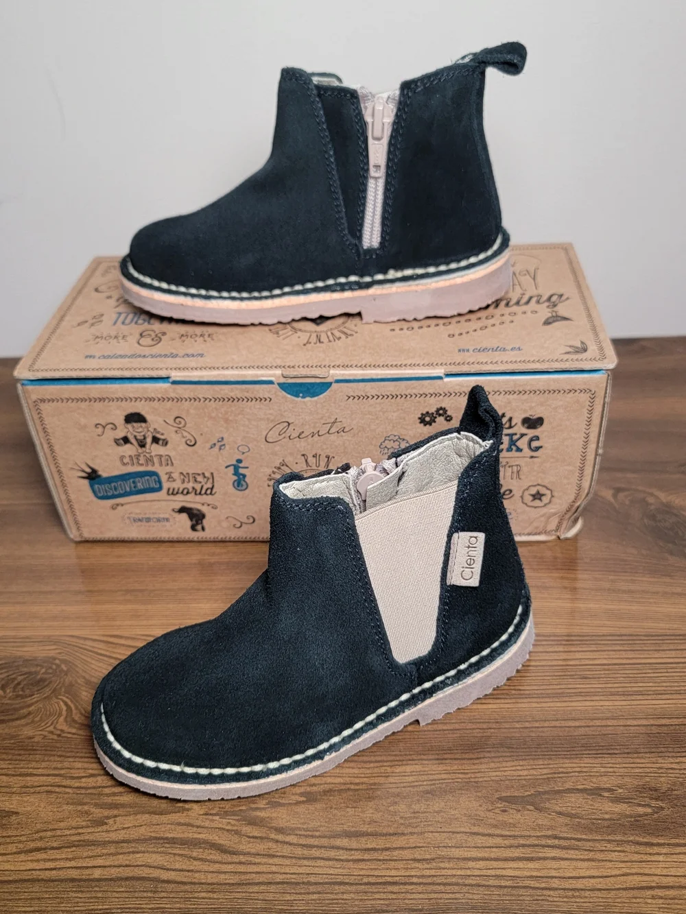 Cienta Kids Black Suede Side-Zip Ankle Boots - Size 7.5 Toddler
